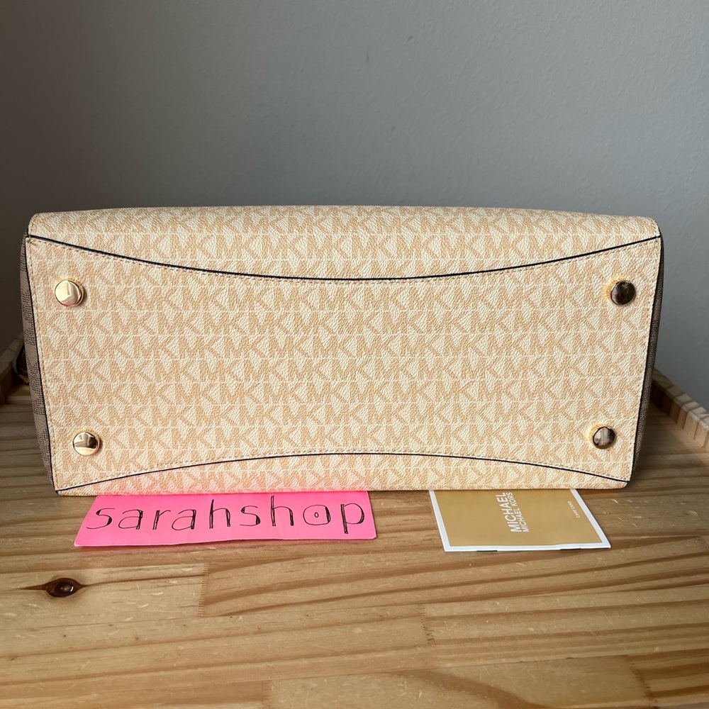 🌼Michael Kors Purse - Picture 5 of 15